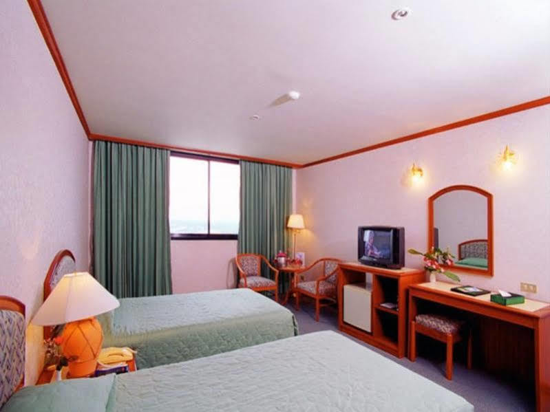 Kp Grand Hotel Chanthaburi Bagian luar foto